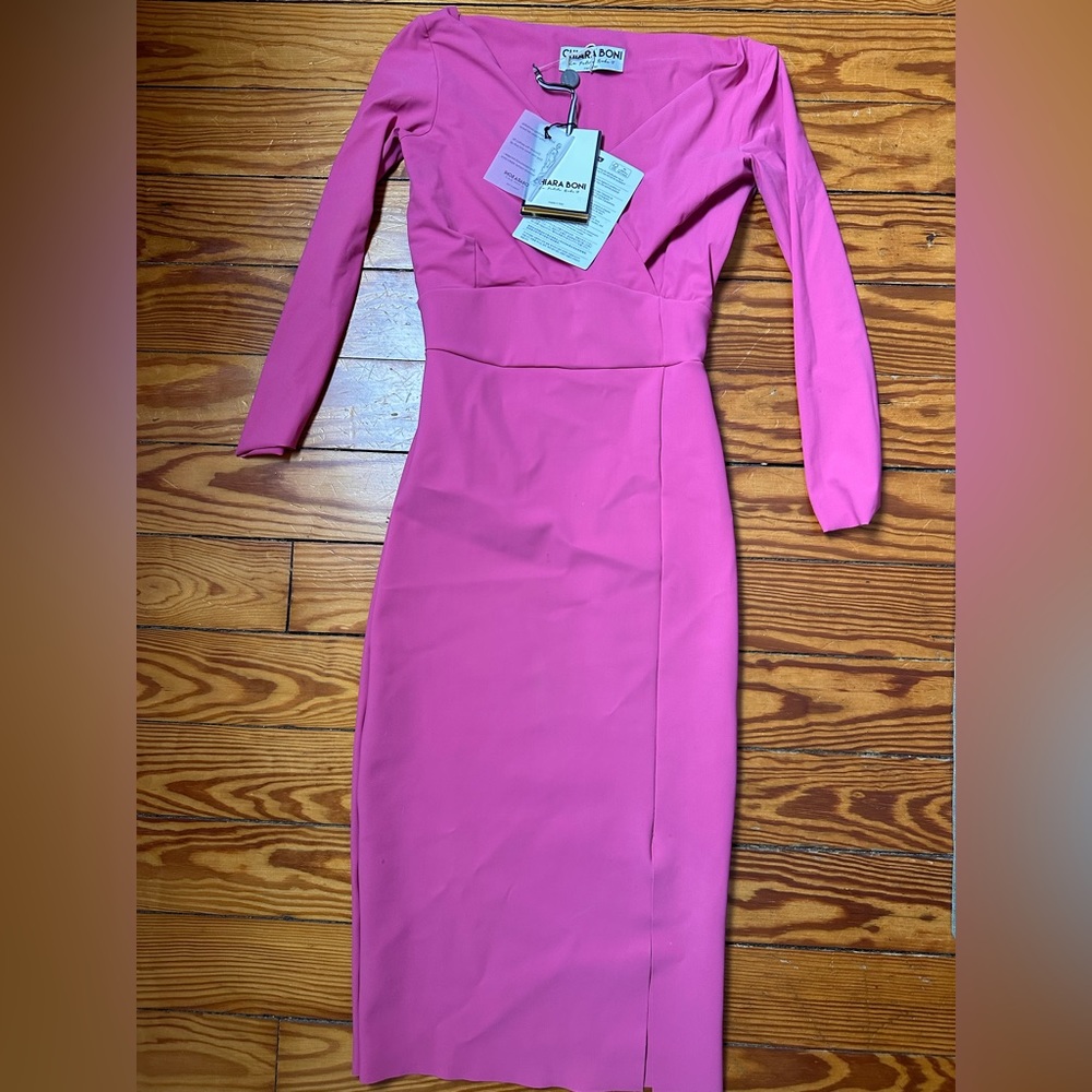 Brand new with tags Chiara Boni dress - extremely flattering